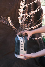 Charger l'image dans la galerie, Grand Vase Lièvres
